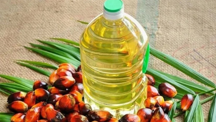 লিটারে ১৯ টাকা কমলো পাম অয়েলের দাম